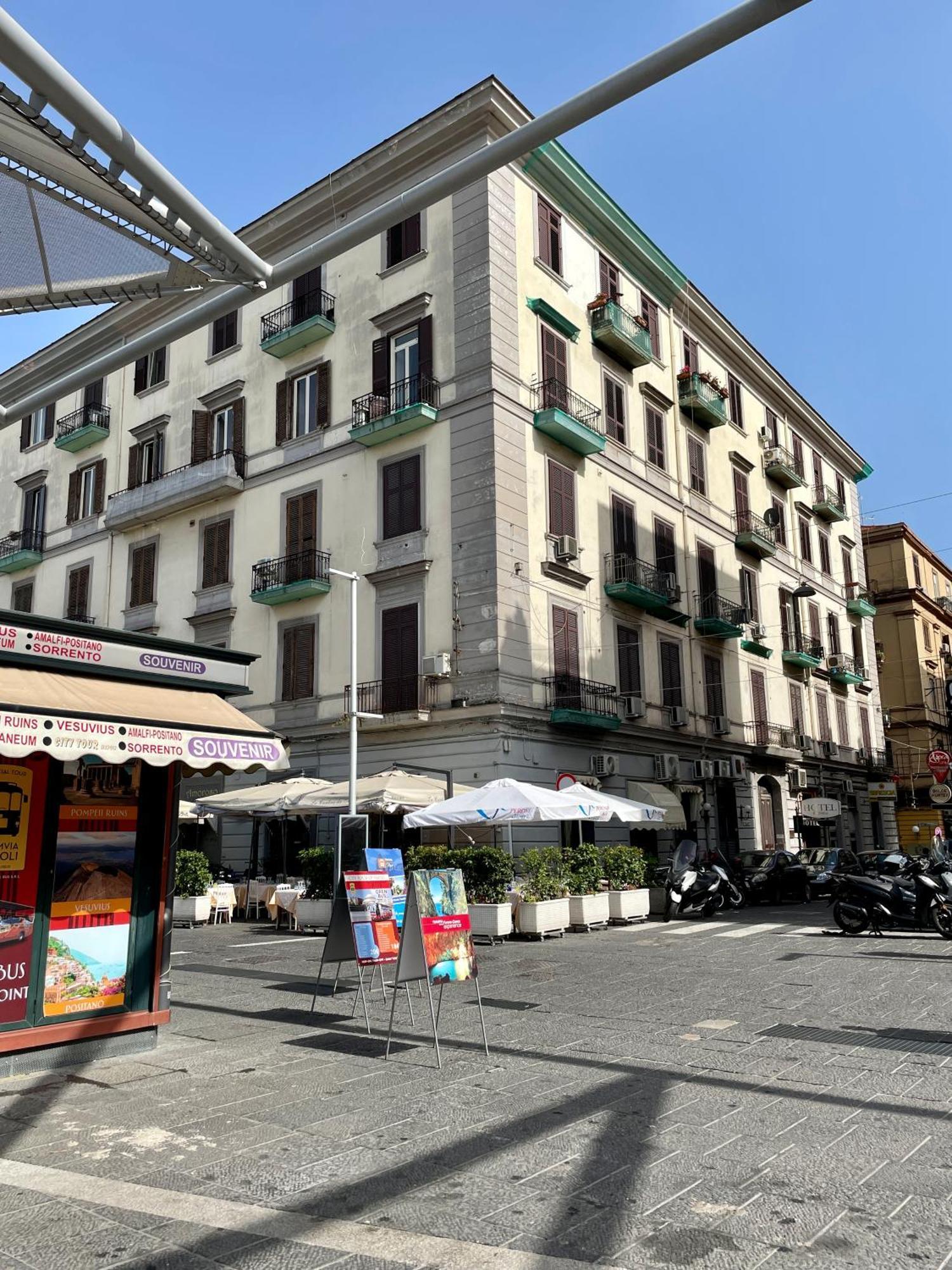 Napoli Centrale Suite Eksteriør billede